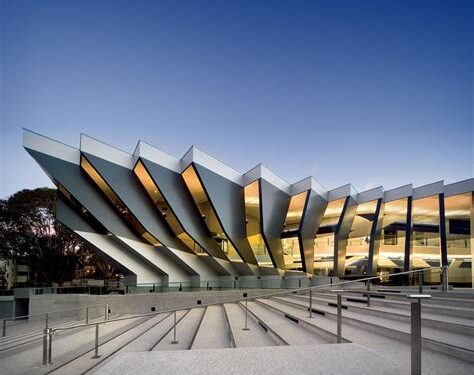 Architectural Education Faces Modern Challenges