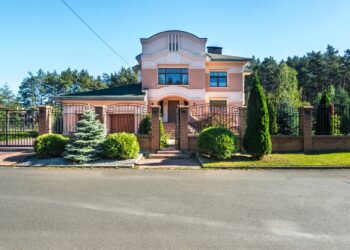 Elegant And Simple Terrace Design For Relaxation