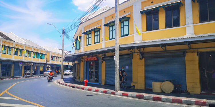 Simple And Modern Store Model Options